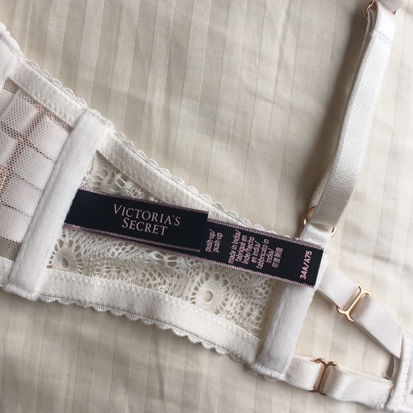 Victoria secrets push up bra - Picture 4 of 5